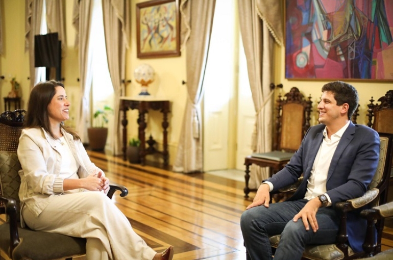 Prefeito João Campos gasta mais que o dobro da governadora Raquel Lyra com assessores políticos Foto: Hesíodo Goes/Governo de PE