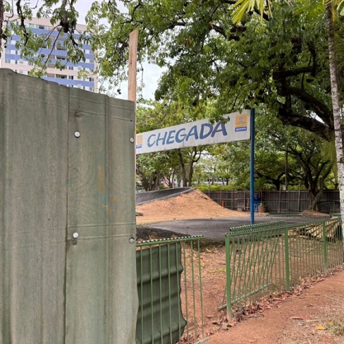 Funcionários já cercaram pista de bicicross da Jaqueira para iniciar demolição