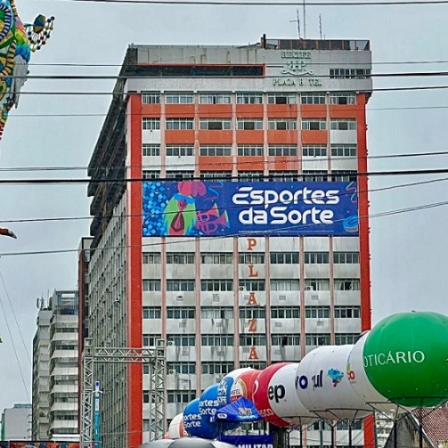 Propaganda de empresa marcou visual do Carnaval Recife 2026