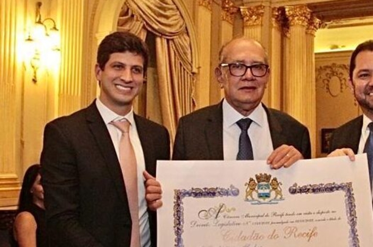Gilmar Mendes recebeu medalha da Prefeitura e título de cidadão da Câmara do Recife em agosto de 2022 - Foto: Câmara do Recife