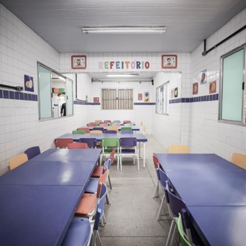 Rede municipal chega ao segundo mês de aulas com a maior parte dos alunos sem fardamento e sem kit escolar - Foto: Prefeitura do Recife