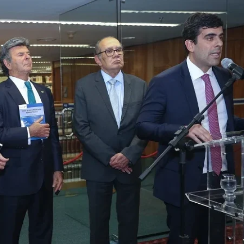 Lançamento do livro coordenado pela dupla Gilmar Mendes e Rafael Carneiro no Supremo - Foto: Gil Ferreira
