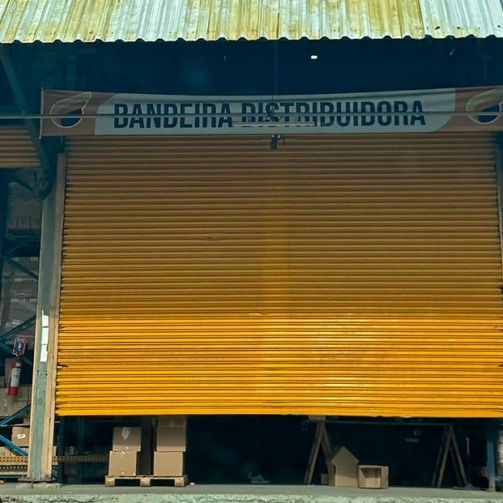Sede da empresa fica em galpão no Ceasa