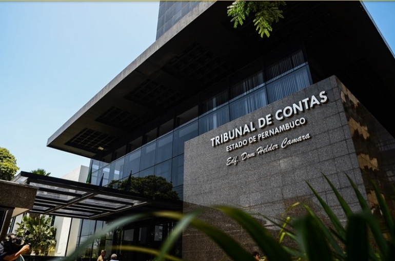 Conselheiros receberam mais via penduricalhos do que através da remuneração oficial Foto: Arthur Mota/Folha de Pernambuco