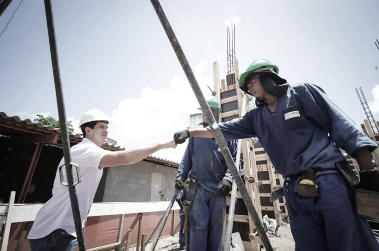 Obras de 256 unidades no Pilar se iniciaram no final de 2023, 14 anos após assinatura de convênio com governo federa; metade das unidades não saiu do papel - Foto: Rodolfo Loepert/PCR