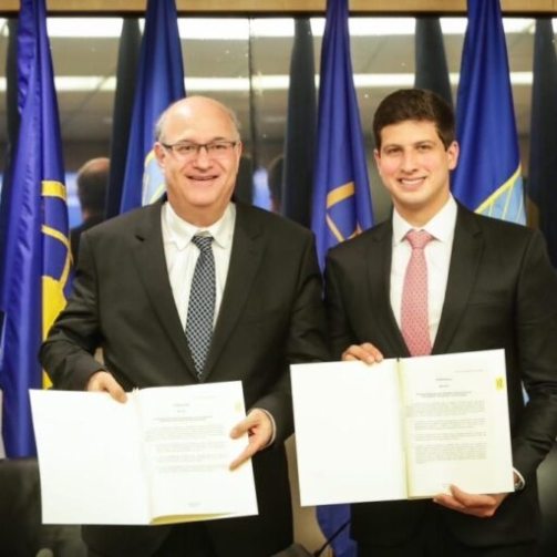 Assinatura de contrato de empréstimo de R$ 1,3 bilhão para o Recife previa investimento maciço em obras de contenção de encostas Foto: PSB