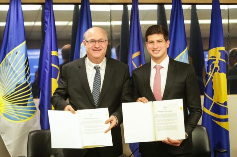 Assinatura de contrato de empréstimo de R$ 1,3 bilhão para o Recife previa investimento maciço em obras de contenção de encostas Foto: PSB