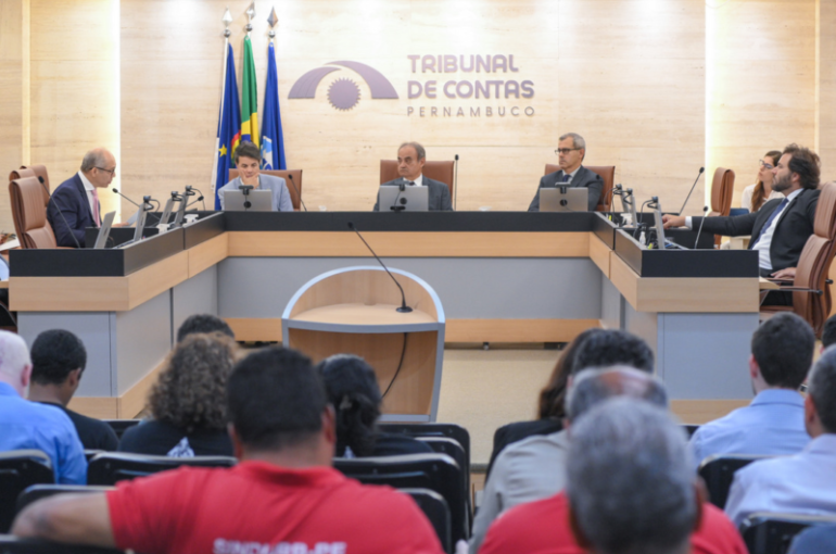 Apesar dos apontamentos de indícios de irregularidades detectados em parte dos processos, conselheiros decidiram negar concessão de cautelares contra a gestão do PSB - Foto: Alysson Maria/TCE