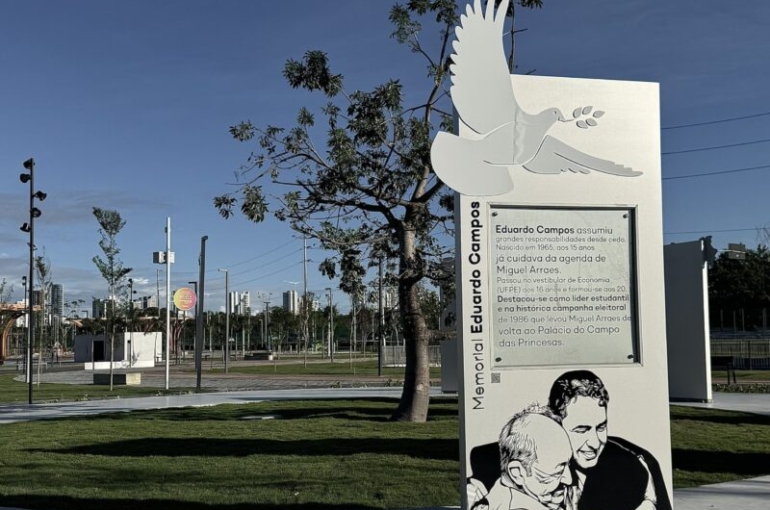 Memorial Eduardo Campos associa parque público à promoção pessoal e política de figuras do PSB de Pernambuco